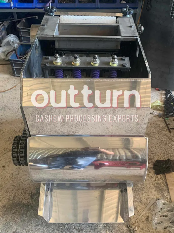 OUTTURN cutting blades and spare parts